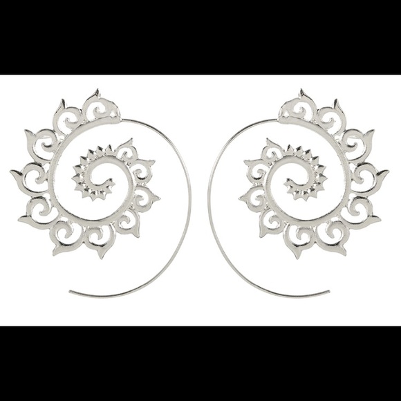 🌟 2/$24 Spiral Dangle Hoops 🌟 - Picture 5 of 6